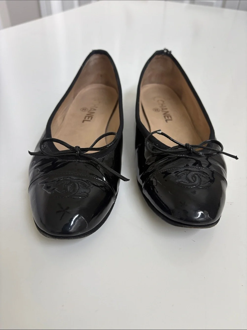 CHANEL Vintage Black Patent Leather CC Logo Ballet Flats with Bow